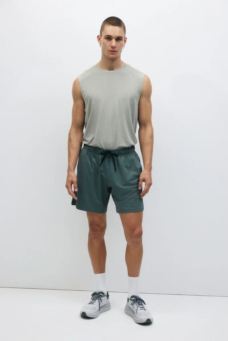 Sports shorts in DryMove™