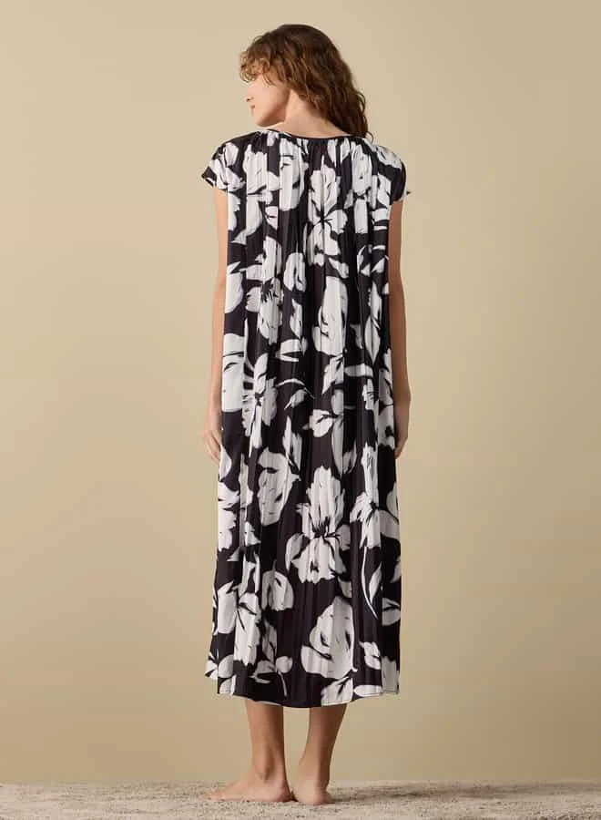 سبلاش فيڤ All-Over Floral Print Night Gown with Short Sleeves