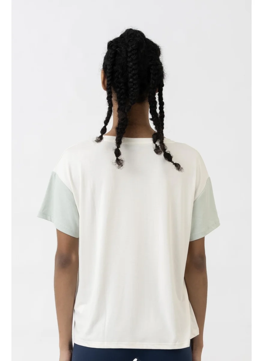 UNITED COLORS OF BENETTON Women's Tshirt BNT-W21018