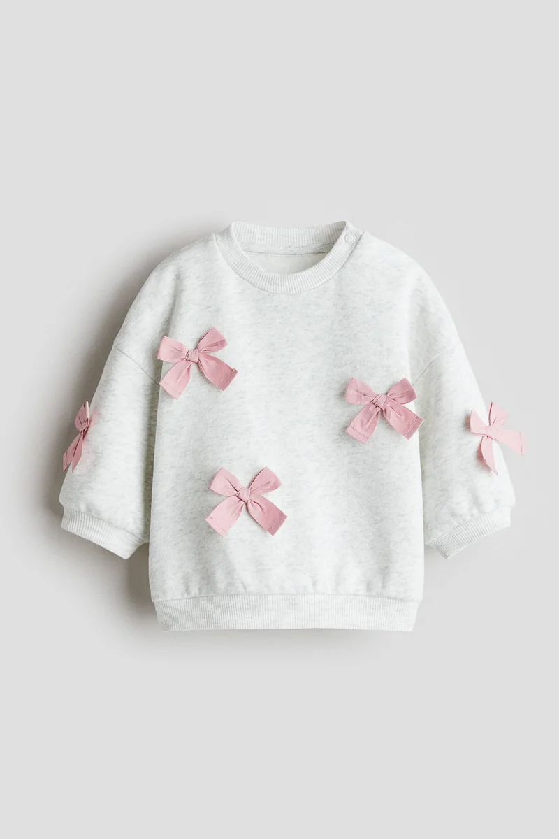 اتش اند ام سويت شيرت مزين بزخارف