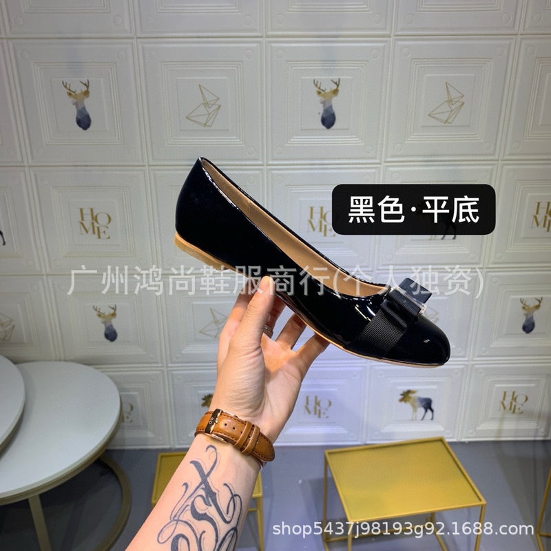 2024 Spring New Single Shoes Little Red Shoes Patent Leather Bow Round Toe Medium Heel Single Shoes Scoop Shoes Wedding Shoes Mary Jane Shoes - Image 1
