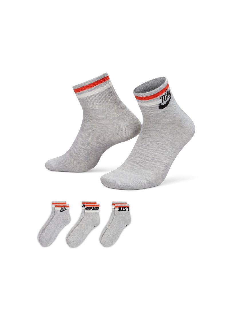 نايكي يو إن كي إن إس دبليو إسنشال يومي - Image 1