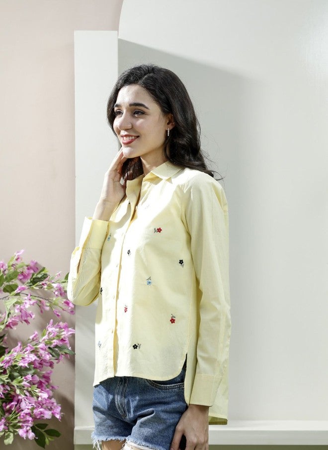 Athena قميص كاجوال أصفر مزخرف بالأزهار للنساء - Image 3