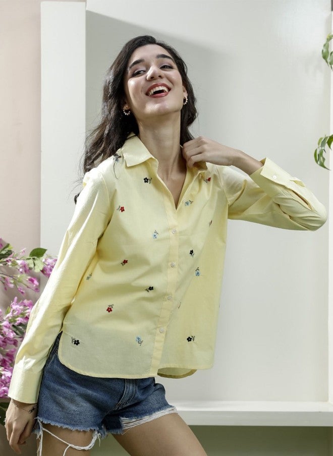 Athena قميص كاجوال أصفر مزخرف بالأزهار للنساء - Image 1