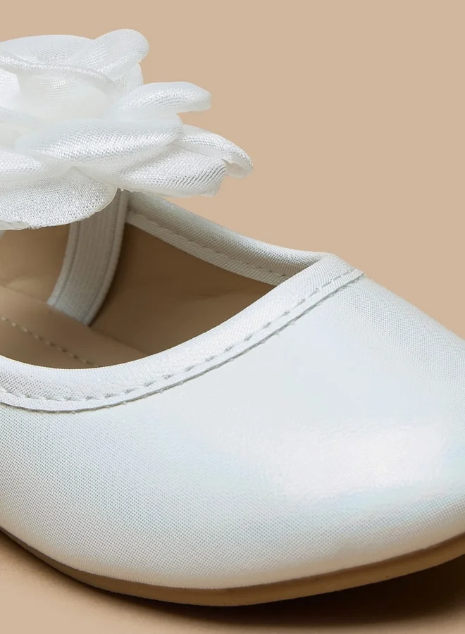 فلورا بيلا من شو إكسبرس Girls Accent Detail Slip-On Round Toe Ballerina Shoes