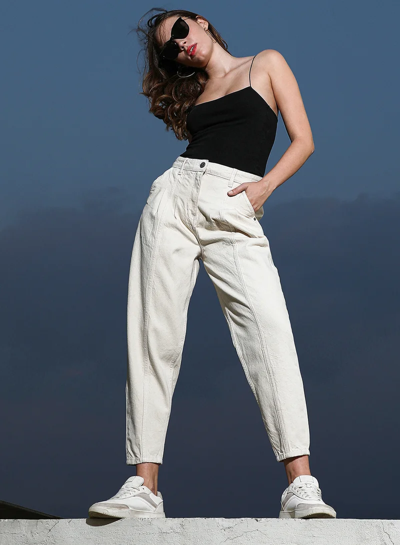 Campus Sutra Campus Sutra Women's Ecru White Dark-Wash Tapered Denim Jeans For Casual Wear | High-Waist | Regular Fit | Button Closure | Denim Jeans Crafted With Comfort Fit For Everyday Wear