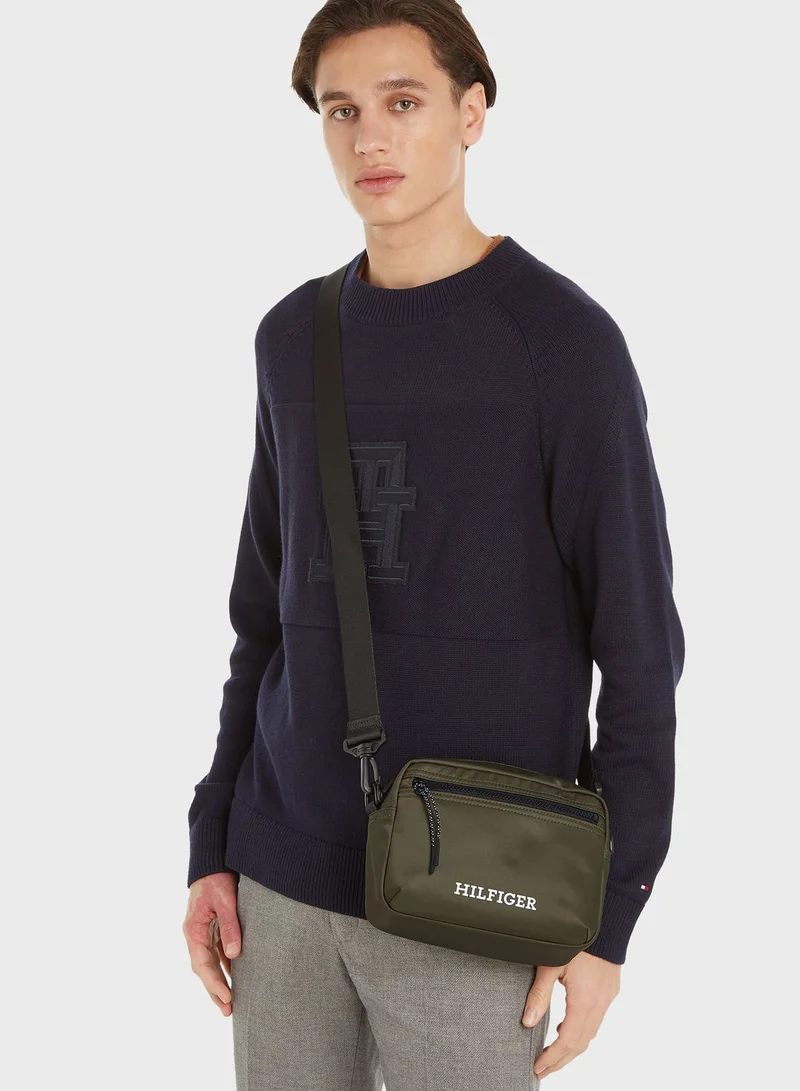 TOMMY HILFIGER Logo Messenger Bag