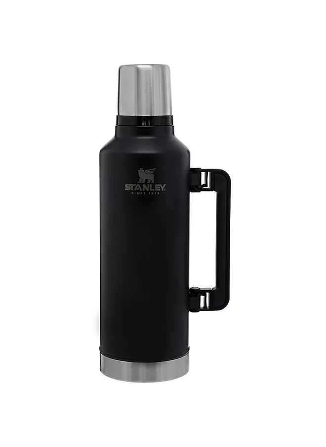 ستانلي Stanley Classic Legendary Bottle 2.36L / 2.5QT Matte Black â€“ BPA FREE Stainless Steel Thermos | Hot for 45 Hours | Leakproof Lid Doubles as Cup | Dishwasher Safe | Lifetime Warranty