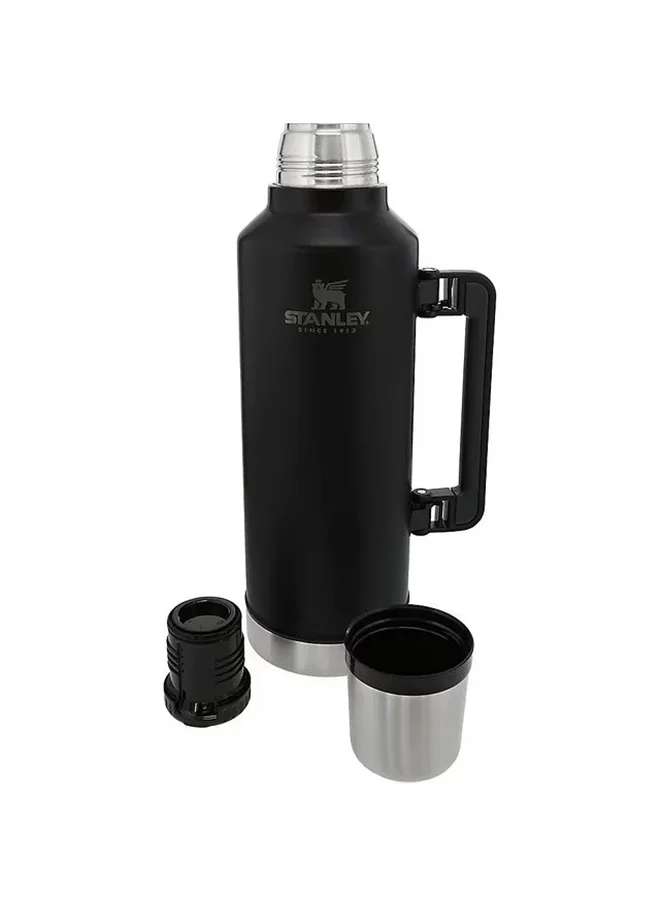 ستانلي Stanley Classic Legendary Bottle 2.36L / 2.5QT Matte Black â€“ BPA FREE Stainless Steel Thermos | Hot for 45 Hours | Leakproof Lid Doubles as Cup | Dishwasher Safe | Lifetime Warranty