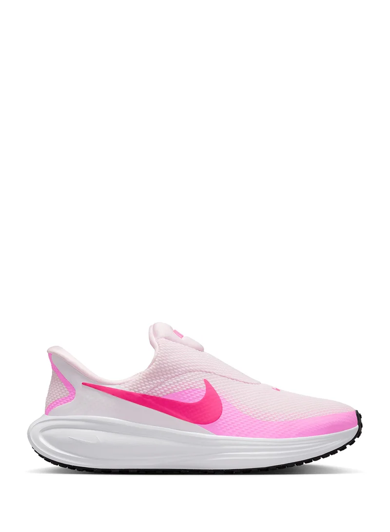 Nike Revolution 8 Easyon