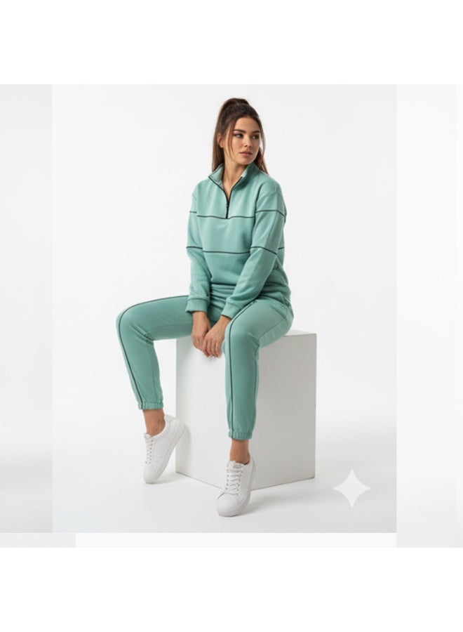 Caesar Women's tracksuit with velvet lining and linear designs - Image 3