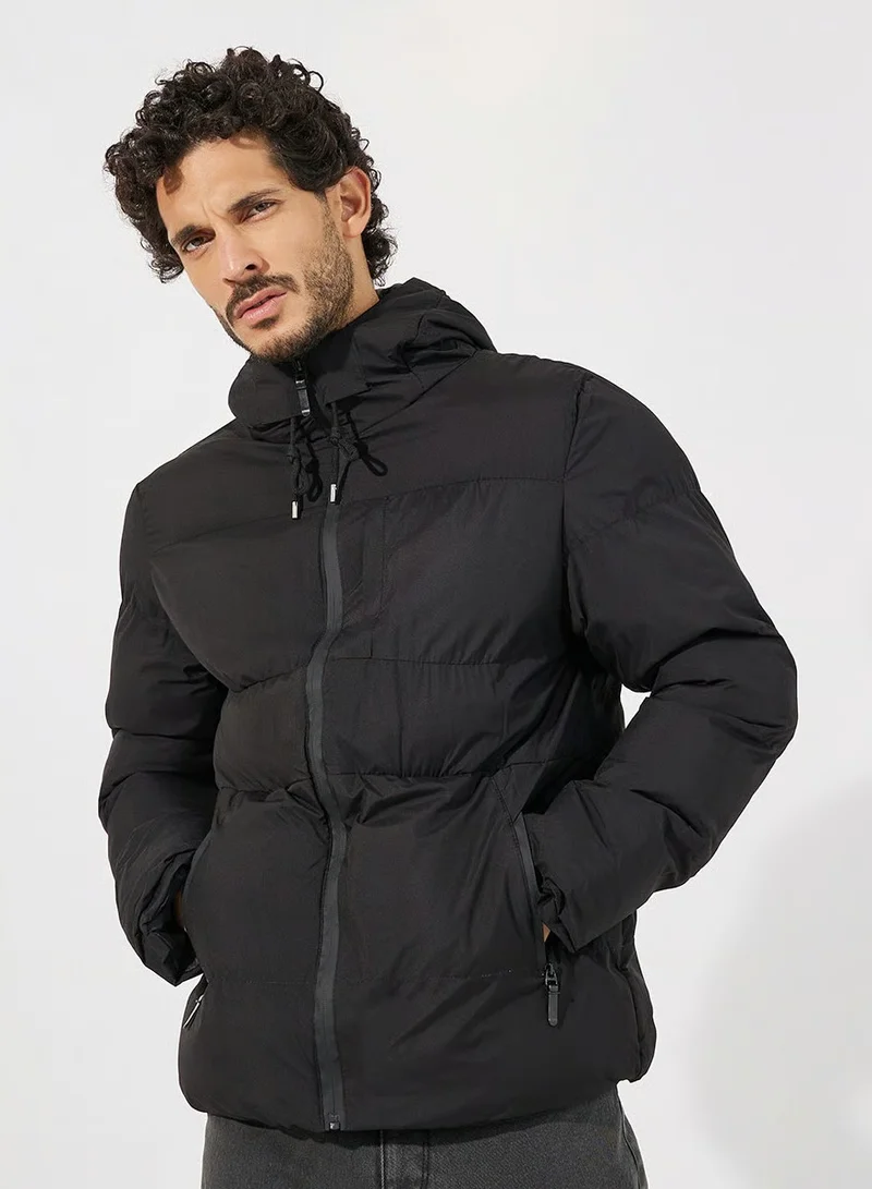 ستايلي Quilted Hooded Heavy Puffer Jacket with Front Zip