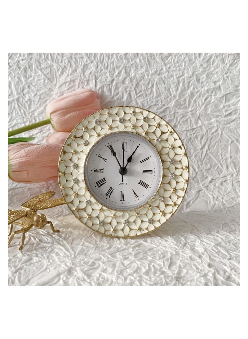 SYOSI ساعة طاولة عتيقة، ساعة طاولة صغيرة زخرفية، ساعة كواتز معدنية عتيقة تعمل بالبطارية لزينة غرفة المعيشة رف (زهور صفراء) - Image 3