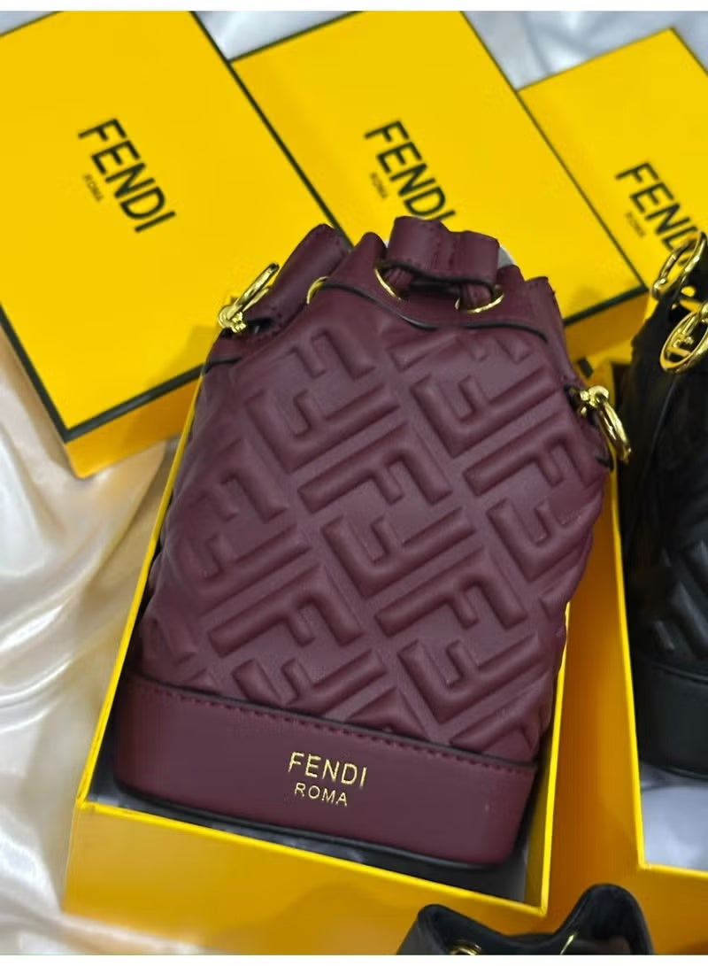 Elegant and simple women's bag