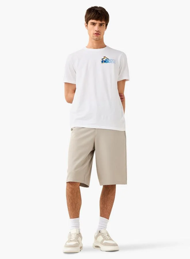 اس بي كاركترز تيشيرت بطبعة دافي داك بياقة دائرية