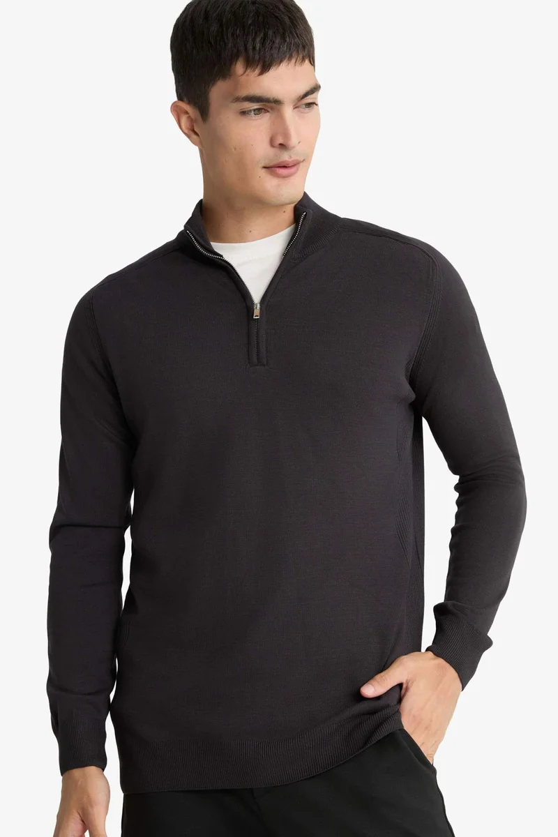 ديفاكتو Standard Fit Stand Collar Half Zippered Knit Pullover