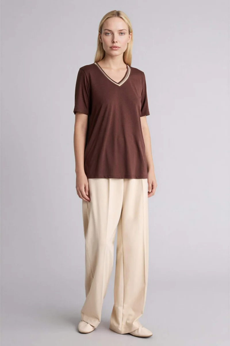 ديفاكتو Regular Fit V-Neck Short Sleeve T-Shirt