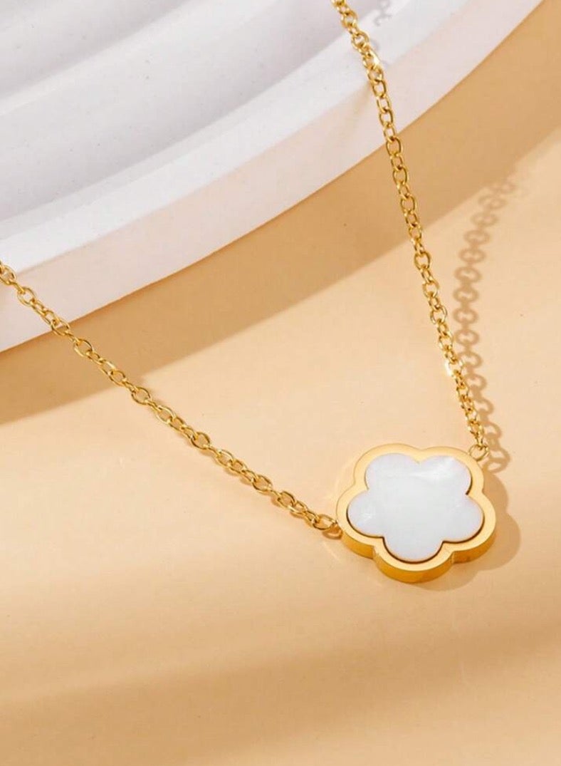 إيكوال سلسال نسائي أنيق مصنوع من الاستانلس ستيل مطلي باللون الذهبي - Image 3