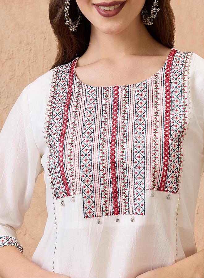 globus Embroidered Yoke Straight Kurta, Pants and Dupatta Ethnic Set - Image 4
