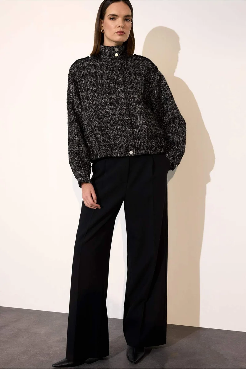 ديفاكتو High Neck Blazer