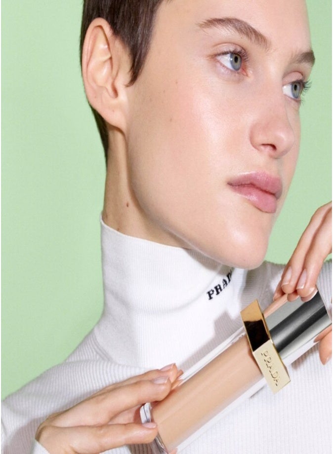 Prada Reveal Skin-Optimizing Refillable Soft Matte Foundation MC45 30ml – Long-Wear Natural Finish - Image 4