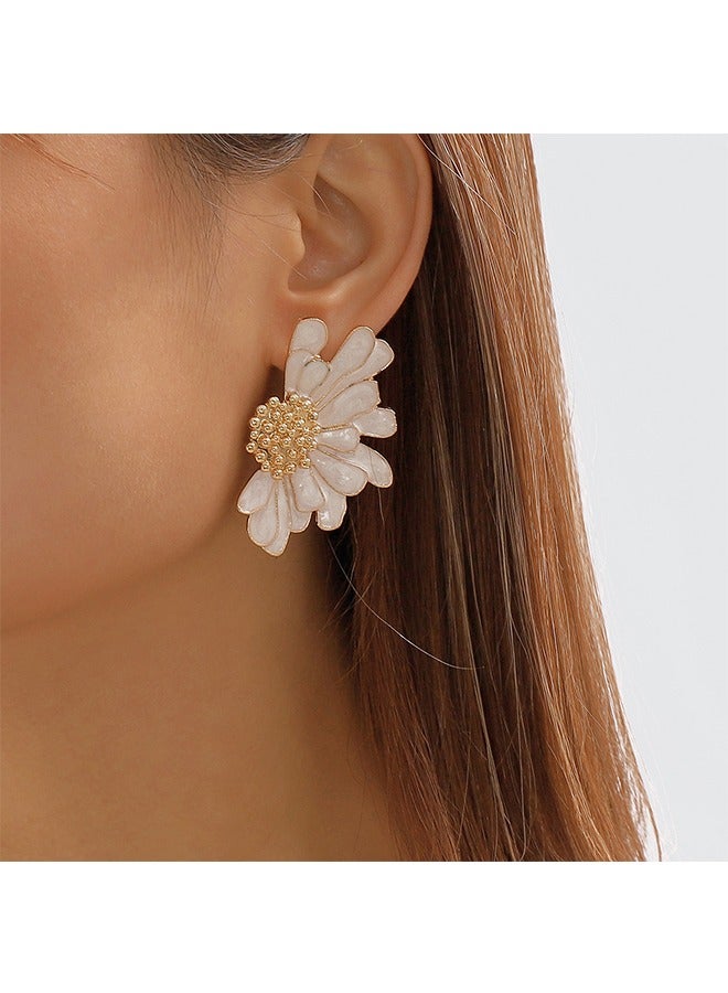 Beyond Flower Earrings for Women, Anti Rust and Anti Fading Hypoallergenic Alloy Earrings, Fashion Jewelry Gift (White+Gold) - Image 5