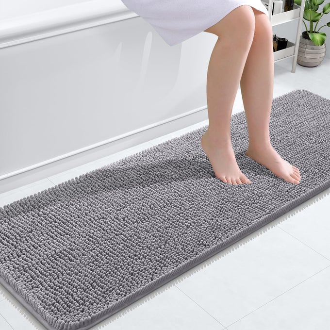 BATHROOM RUGS 59X20 EXTRA SOFT ABSORBENT CHENILLE BATH RUGS RUBBER BACKING QUICK DRY MACHINE WASHABLE BATH MATS FOR BATHROOM FLOOR TUB AND SHOWER HOME DECOR ACCESSORIES GREY