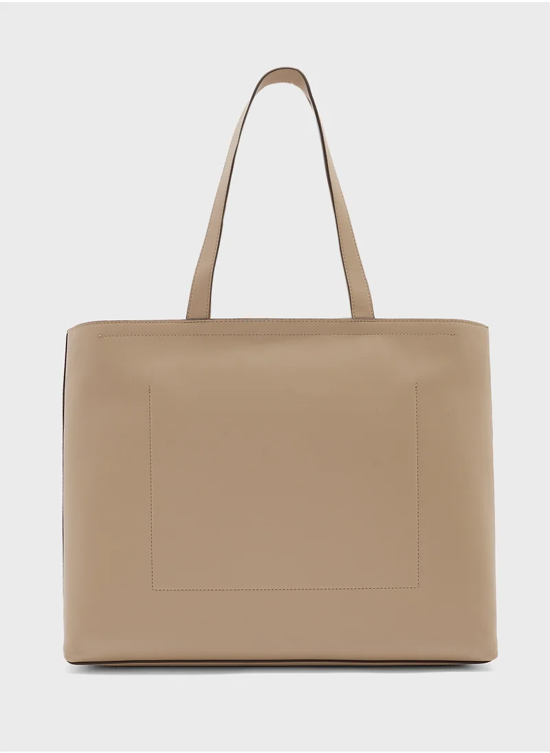 كالفن كلاين جينز Sculpted Slim Tote