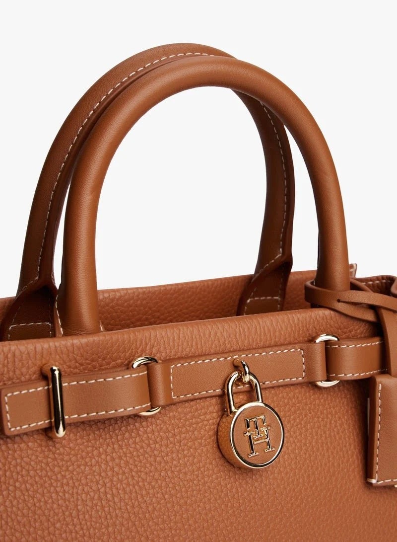 Hilfiger Denim The iconic Tommy Hilfiger handbag made from American leather - brown - Image 3