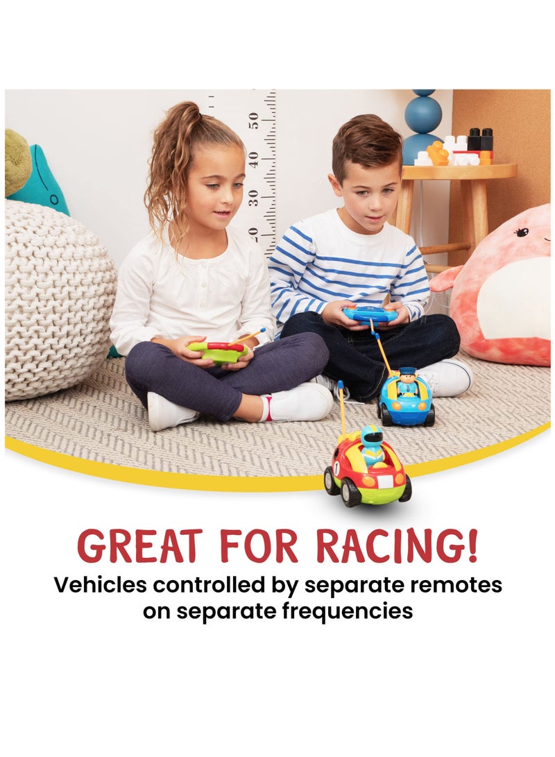 كابتن تيك مجموعة من 2 سيارة كرتونية تعمل بالتحكم عن بعد - سيارة شرطة وسيارة سباق - ألعاب تعمل بالتحكم عن بعد للأطفال، الأولاد والبنات - كل منها بترددات مختلفة حتى يتمكن كلاهما من السباق معًا - هدايا للأولاد ا - Image 4