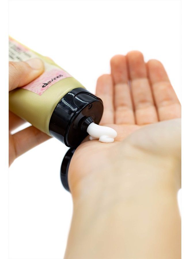 Davines This is a Medium Hold Pliable Paste, Non-Sticky And Textured Styling For Long-lasting Flexible Finish, 4.22 Fl. Oz. - Image 3