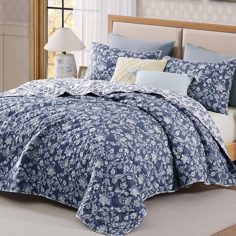 BLOOMHAVEN Quilt Set Queen Size, Oxford Blue Floral Quilt Sets, Reversible Bedspread Lightweight and Breathable for All Seasons, Soft Quilted Bedspread with 2 Pillow Shams - Image 2
