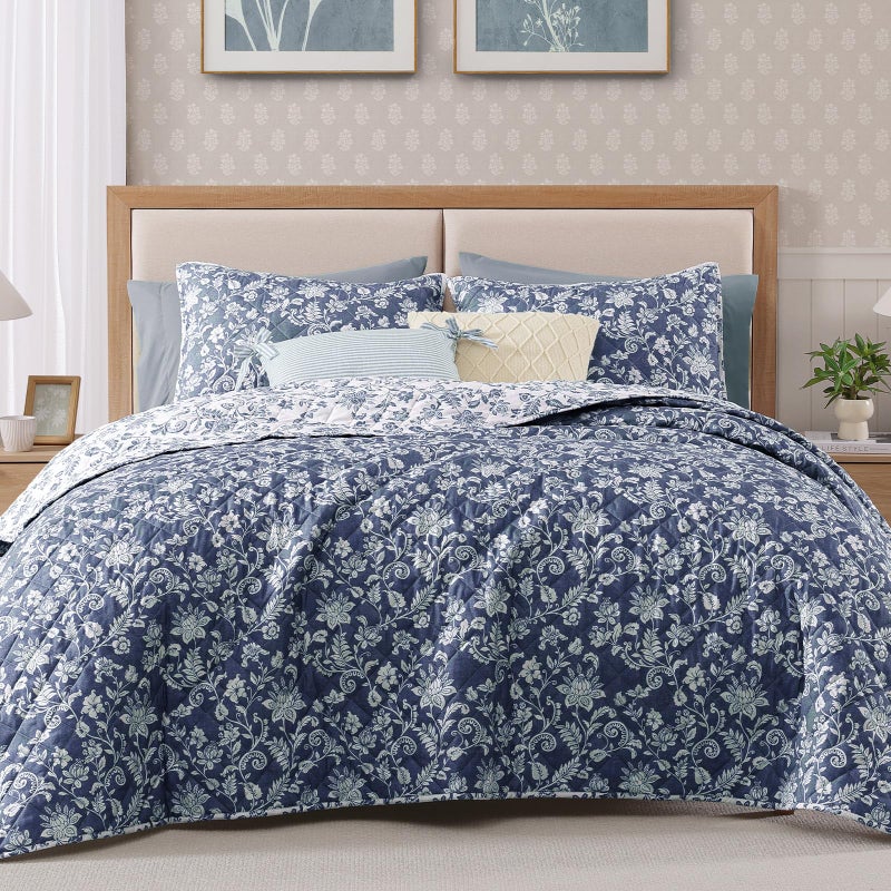 BLOOMHAVEN Quilt Set Queen Size, Oxford Blue Floral Quilt Sets, Reversible Bedspread Lightweight and Breathable for All Seasons, Soft Quilted Bedspread with 2 Pillow Shams - Image 1