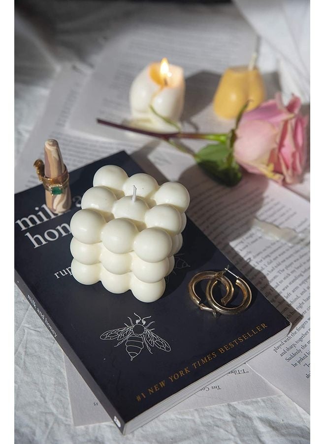 شمعة صويا بيضاء على شكل مكعب فقاعات 5.85x2.5 إنش - Image 1