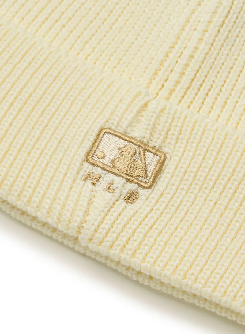 إم إل بي Varsity Cursive New York Yankees Beanie - Image 4