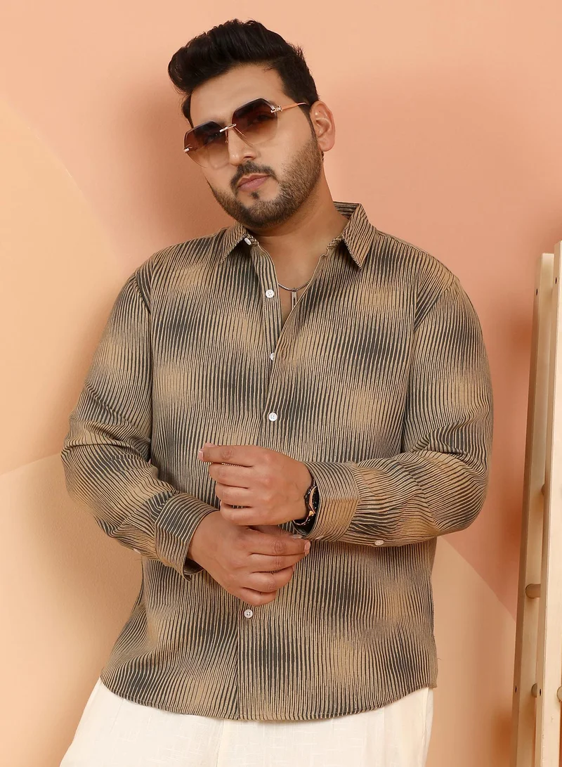 انستافاب بلس قميص رجالي مقاس كبير بيج وأخضر بنقوش معينات متدرجة للملابس الكاجوال بياقة عريضة وأكمام طويلة بأزرار