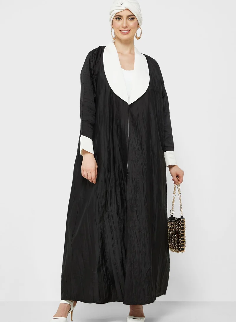 Khizana Textured Abaya With Sheila