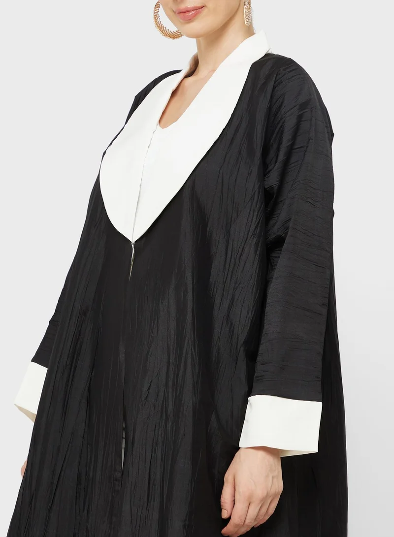 Khizana Textured Abaya With Sheila
