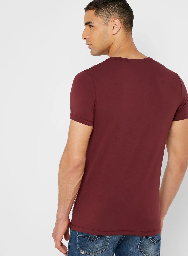 SALSA Chest Badge V-Neck T-Shirt