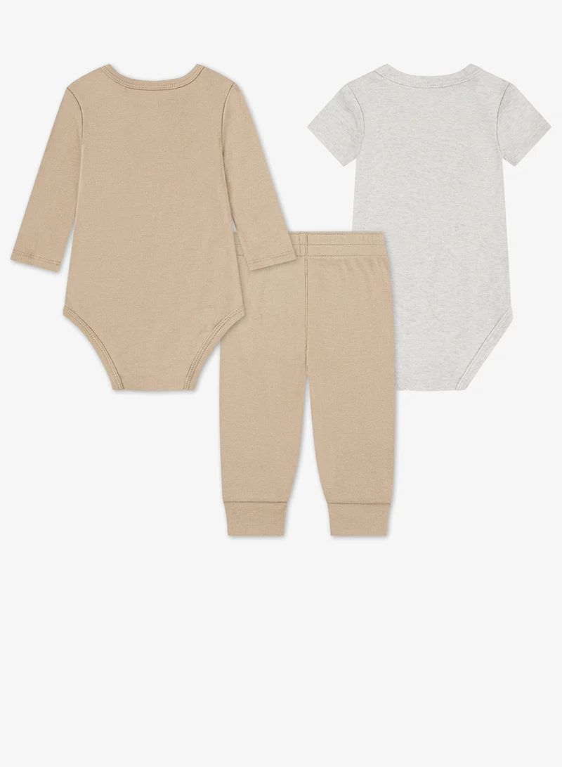 نايكي شورت أطفال بنقشة الكرز