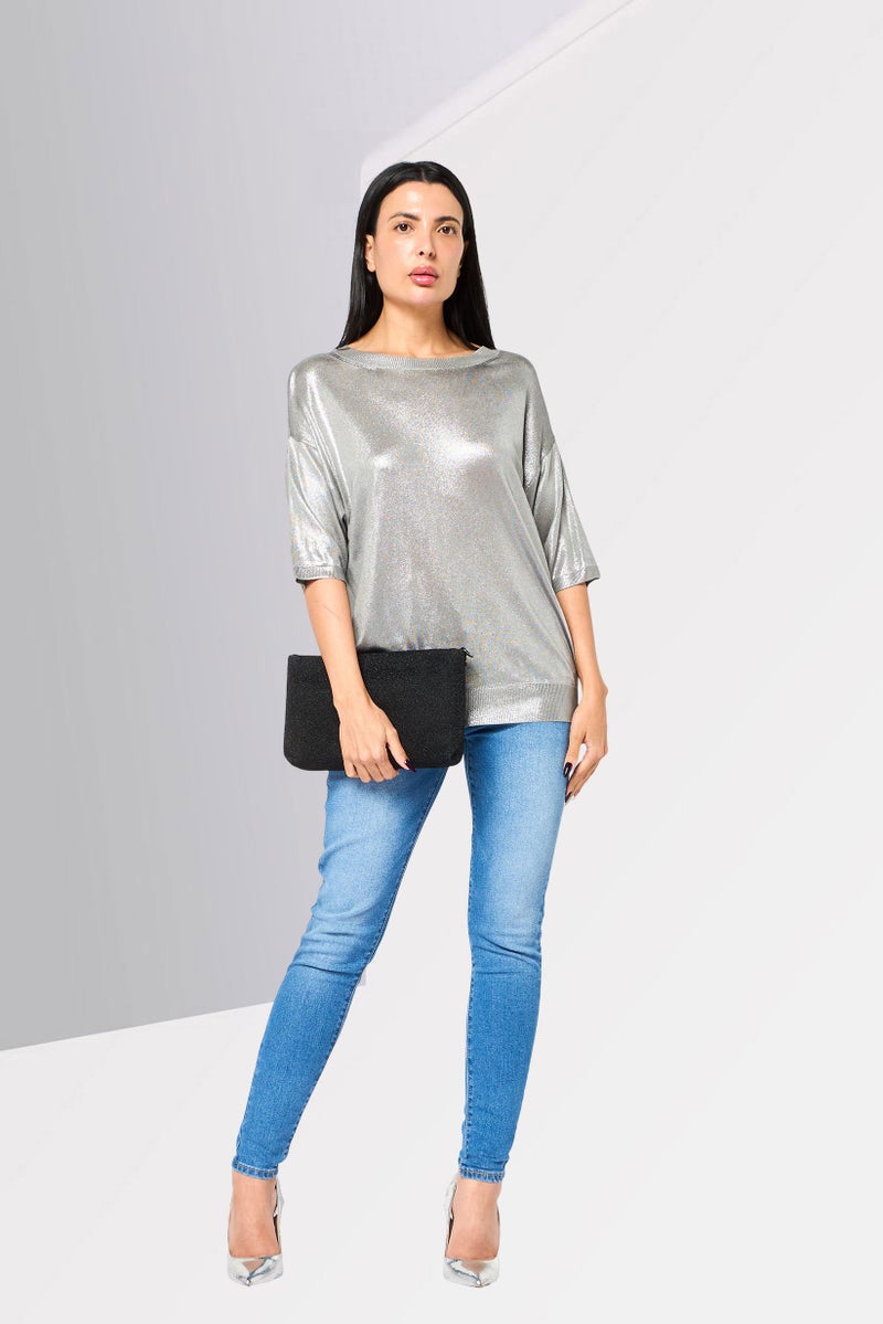 LACOSTE بلوزة معدنية قصيرة الأكمام ذات رقبة مضلعة للنساء، فضية - Image 3