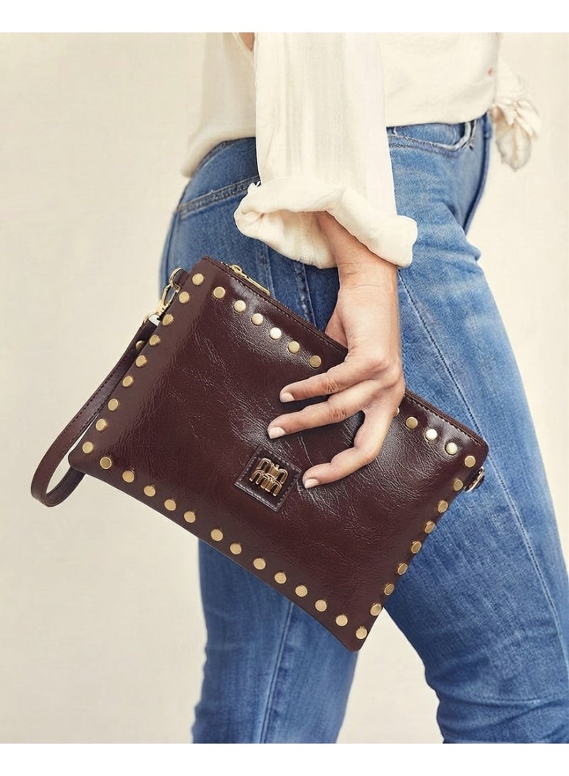 Vbranda A lightweight and practical clutch that can be worn as a wristlet or crossbody BA-62 - Image 1