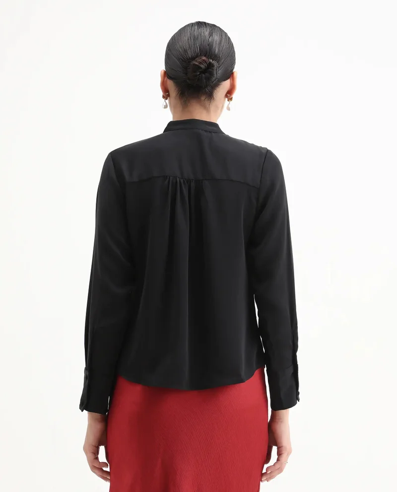 Rareism Women's Cuffed Sleeve V-Neck Plain Top