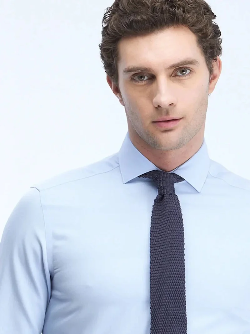 كيب قميص قطني كلاسيكي سادة بلون أزرق فاتح، بقصة عادية