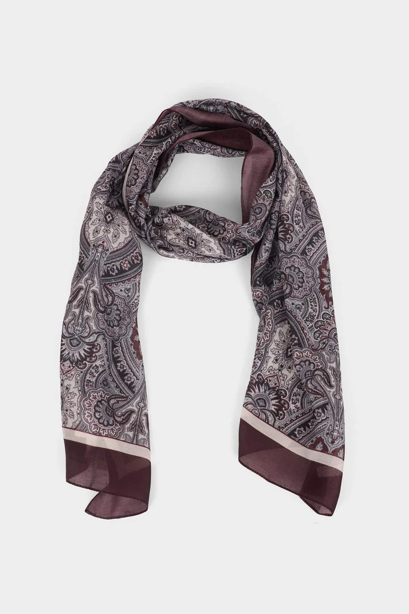 Woman Paisley Patterned Shawl