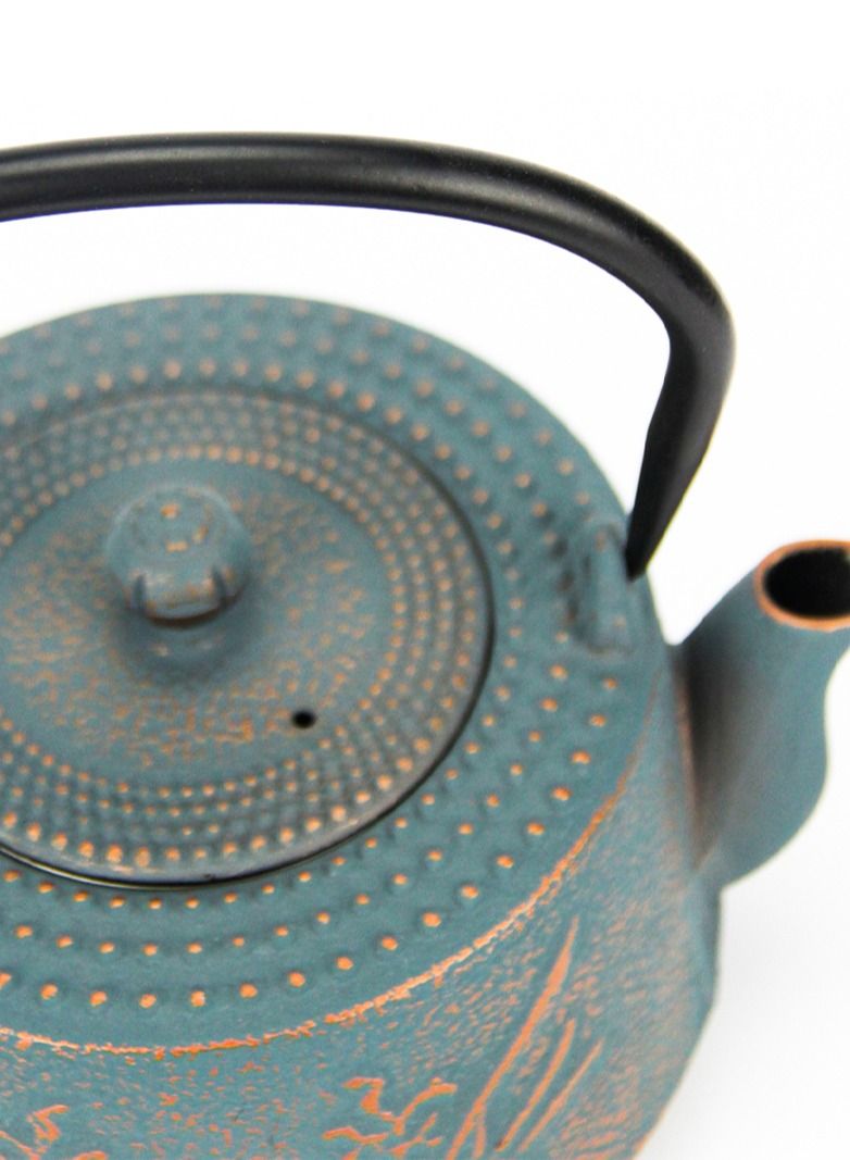 Tealand Durable Coated with Enamel Interior Cast Iron Teapot with Stainless Steel Infuser for Brewing Loose Tea Leaf 1.3 Liter Blue  - Image 3