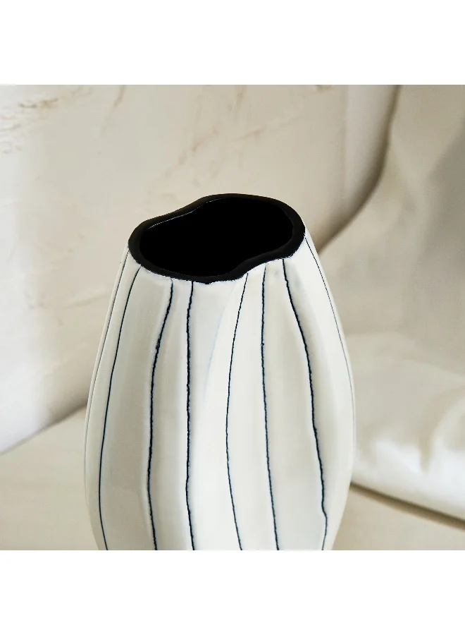 Home Box Fylis Aluminium Sketchy Story Vase - 14.5x8x26 cm