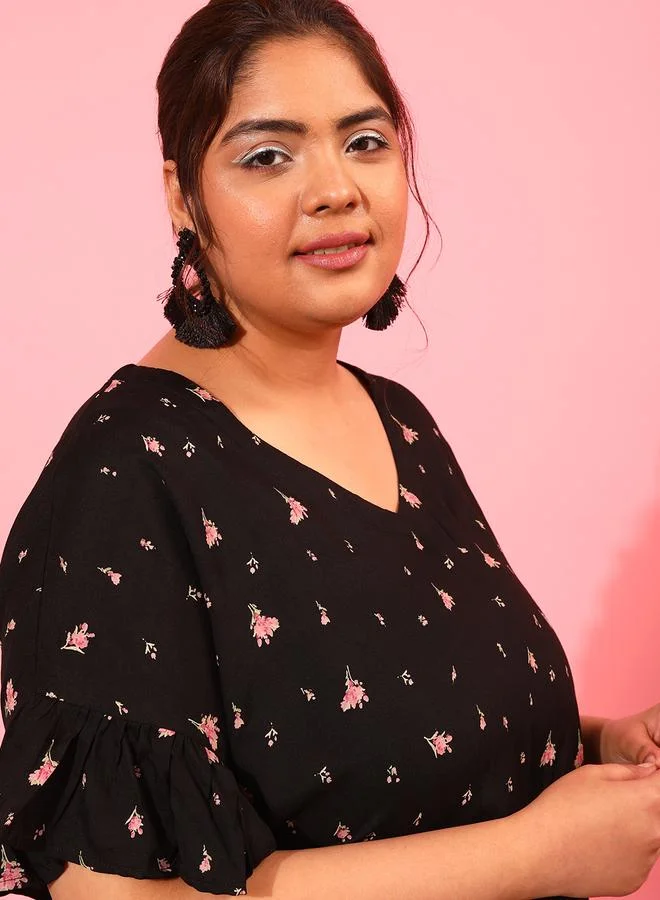 STREET 9 STREET 9 Plus Black Floral Top with Short Sleeves