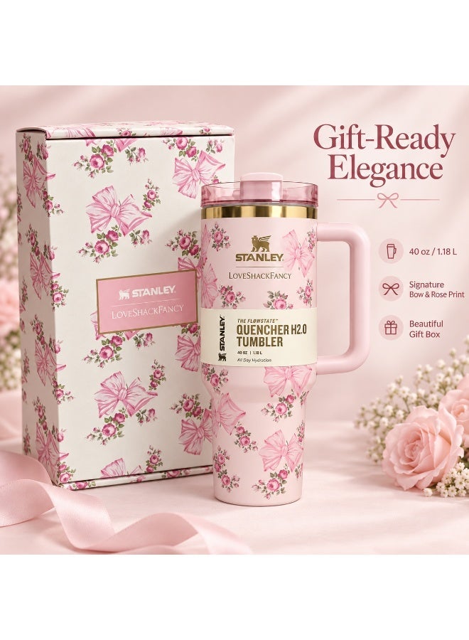 جيرينك كوب ستانلي «Quencher H2.0 FlowState» سعة 40 أونصة مزود بمقبض وقشة، لون «Rosa Beaux Pink» من LoveShackFancy، كوب سفر من الفولاذ المقاوم للصدأ مع عزل فراغي، متوافق مع حاملات الأكواب، مع صندوق هدايا، سعة 1.18 لتر - Image 2