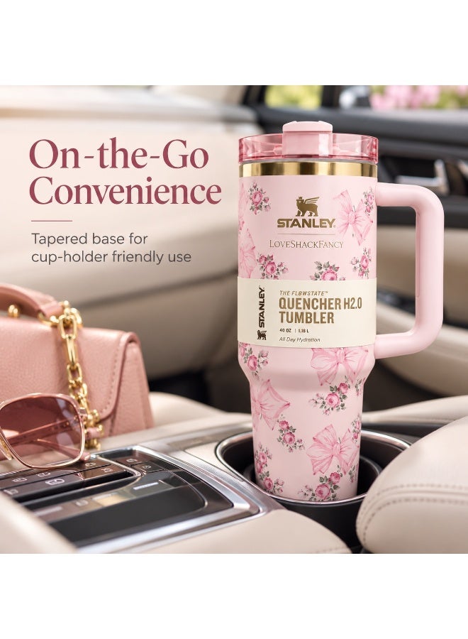 جيرينك كوب ستانلي «Quencher H2.0 FlowState» سعة 40 أونصة مزود بمقبض وقشة، لون «Rosa Beaux Pink» من LoveShackFancy، كوب سفر من الفولاذ المقاوم للصدأ مع عزل فراغي، متوافق مع حاملات الأكواب، مع صندوق هدايا، سعة 1.18 لتر - Image 4